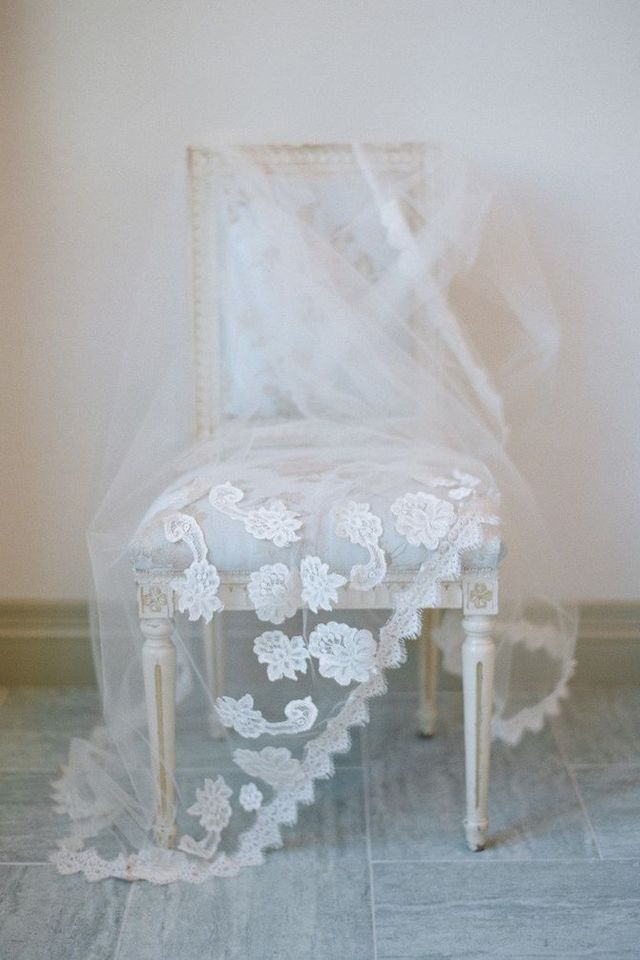 large_fustany-weddings-photos_you_must_take_of_your_wedding_dress_and_accessories-bride_wedding_veil-2
